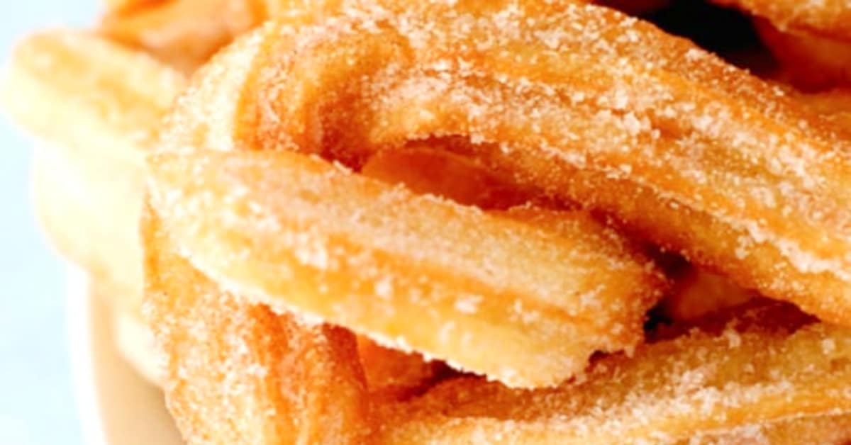 Homemade Churro Recipe (Easy Classic Churros) close up of Easy Cinnamon Sugar Churros 