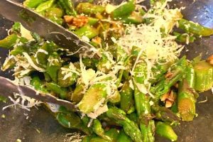 Simple Asparagus Vegetable Salad