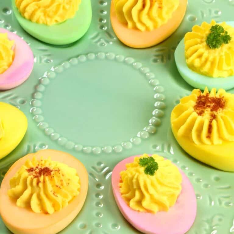 How To Dye Eggs With Food Color (Old School Easter Egg Coloring!)