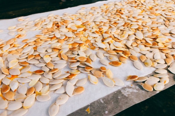 How To Dry Out Pumpkin Seeds To Eat