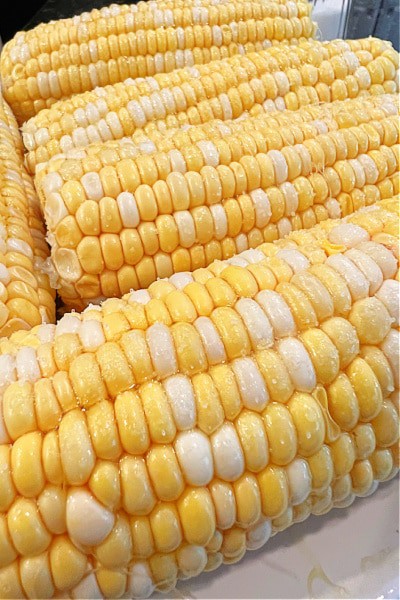 How To Pick The Perfect Corn On The Cob (recipe for bean salad with corn off cob fresh) close up of juicy corn on the cob