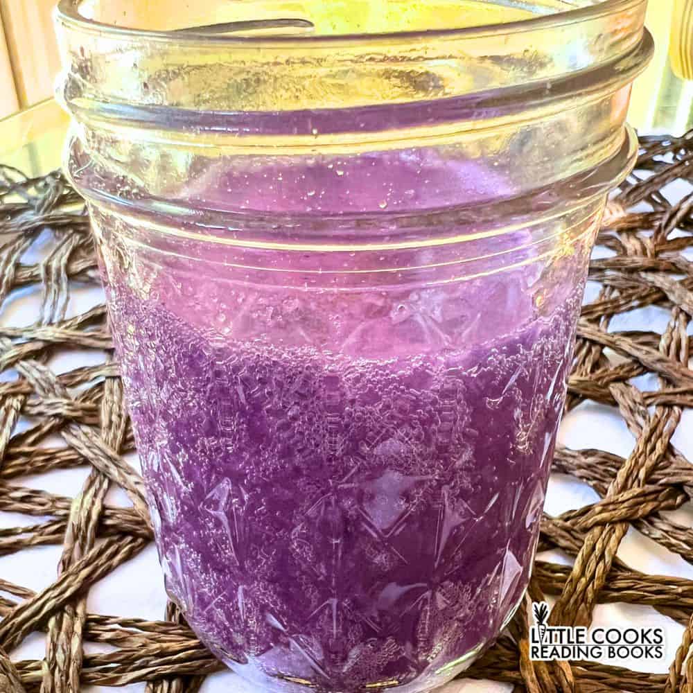 How To Make Purple Punch For Kids Parties - purple glitter drink in mason jar glass for Harold and the Purple Crayon party punch