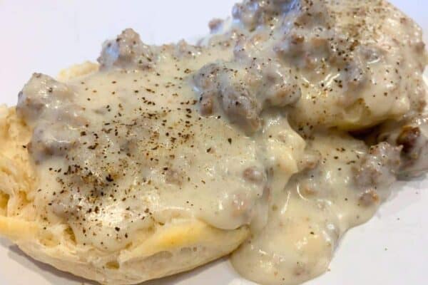 Traditional Southern Recipe For Sausage Gravy To Make Your Grandma Proud